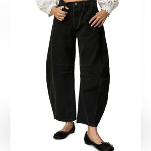 Free People Good Luck Mid Rise Barrel Jeans Size 26 Black worn once